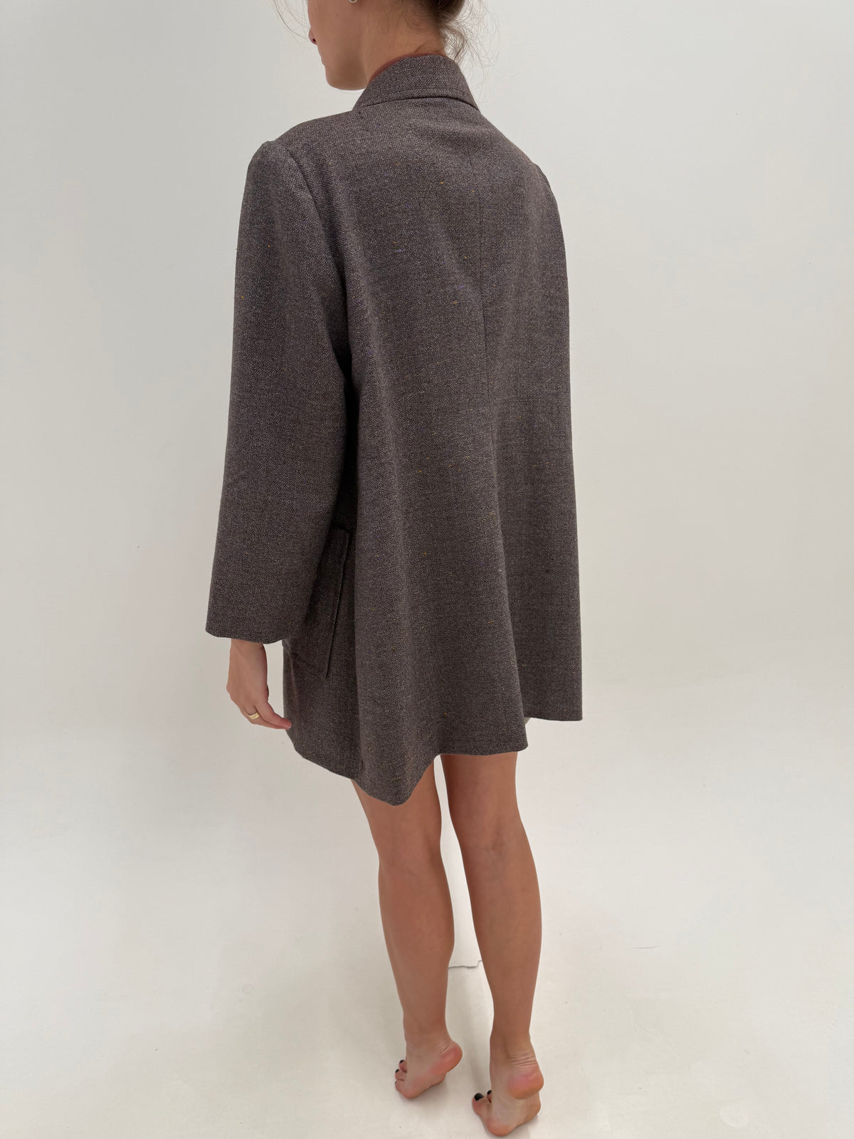 Palton italian couture din tweed Donegal taupe de lana excepțională cu inserții curcubeu