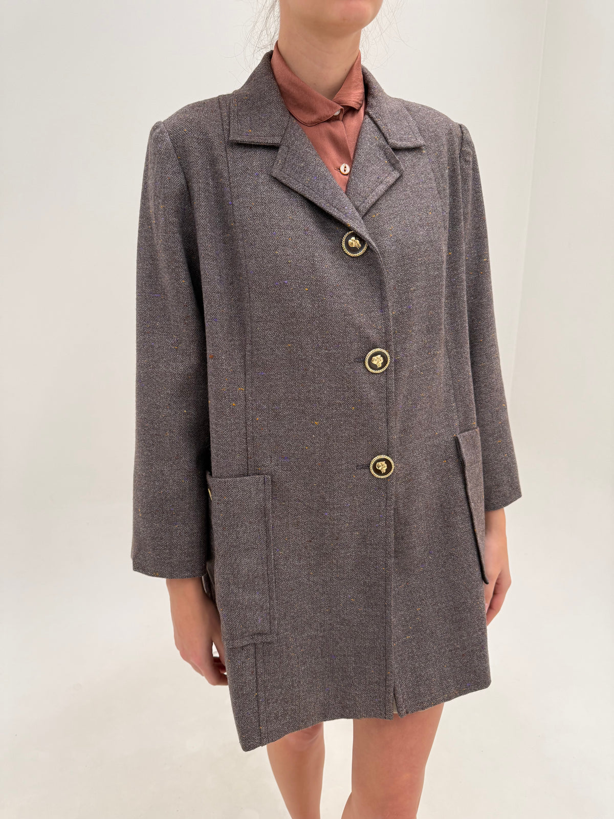Palton italian couture din tweed Donegal taupe de lana excepțională cu inserții curcubeu