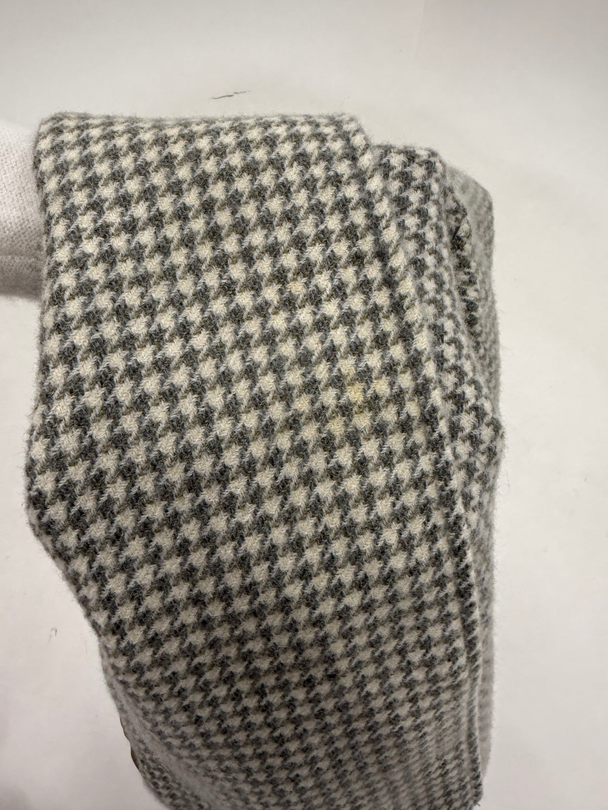 Jacheta vintage cu broderie superbă din tweed gros pied de coq de lana extrafina