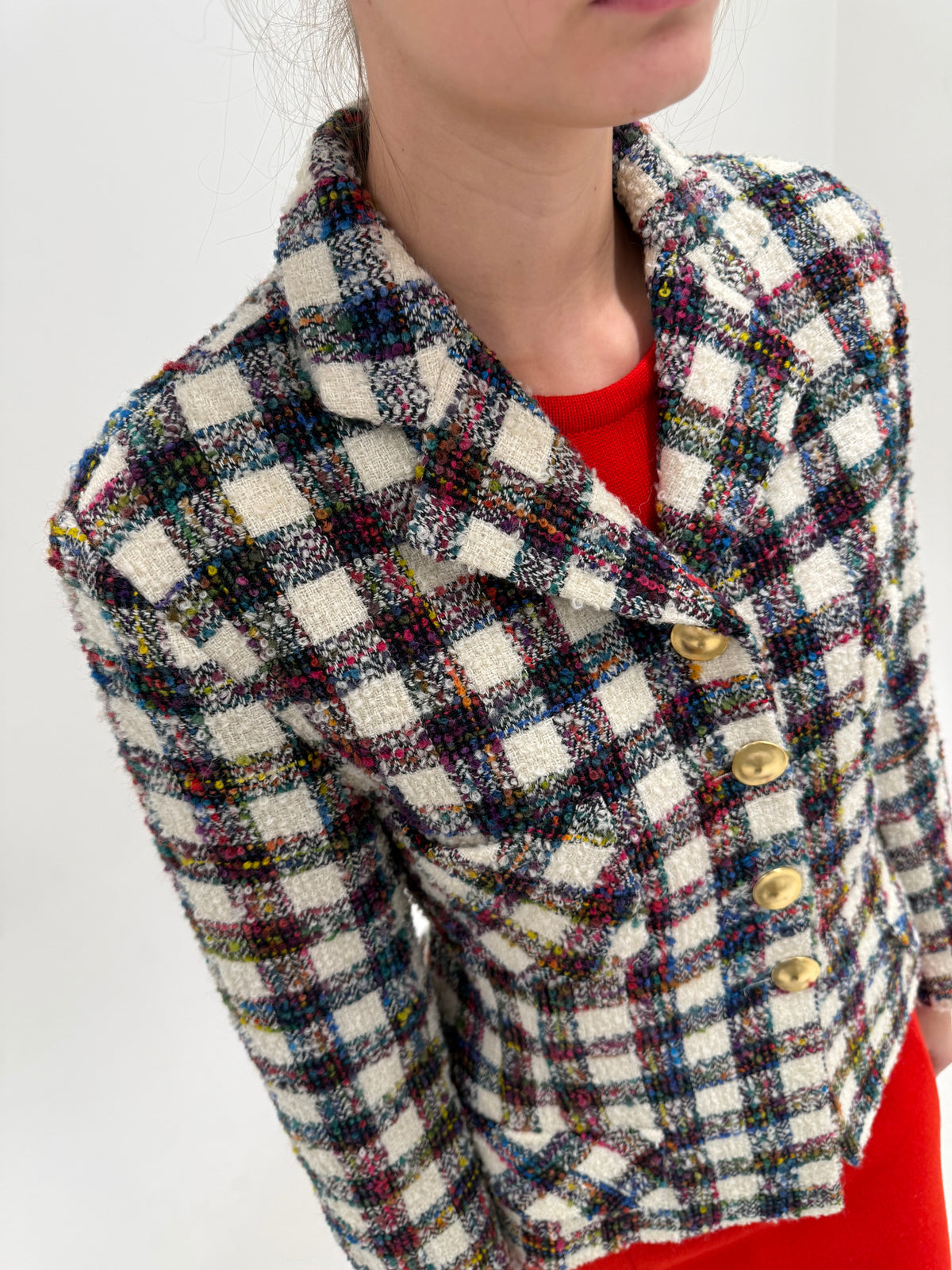 Sacou din boucle gros în stil Chanel de lana colorat cu natsuri metalici aurii