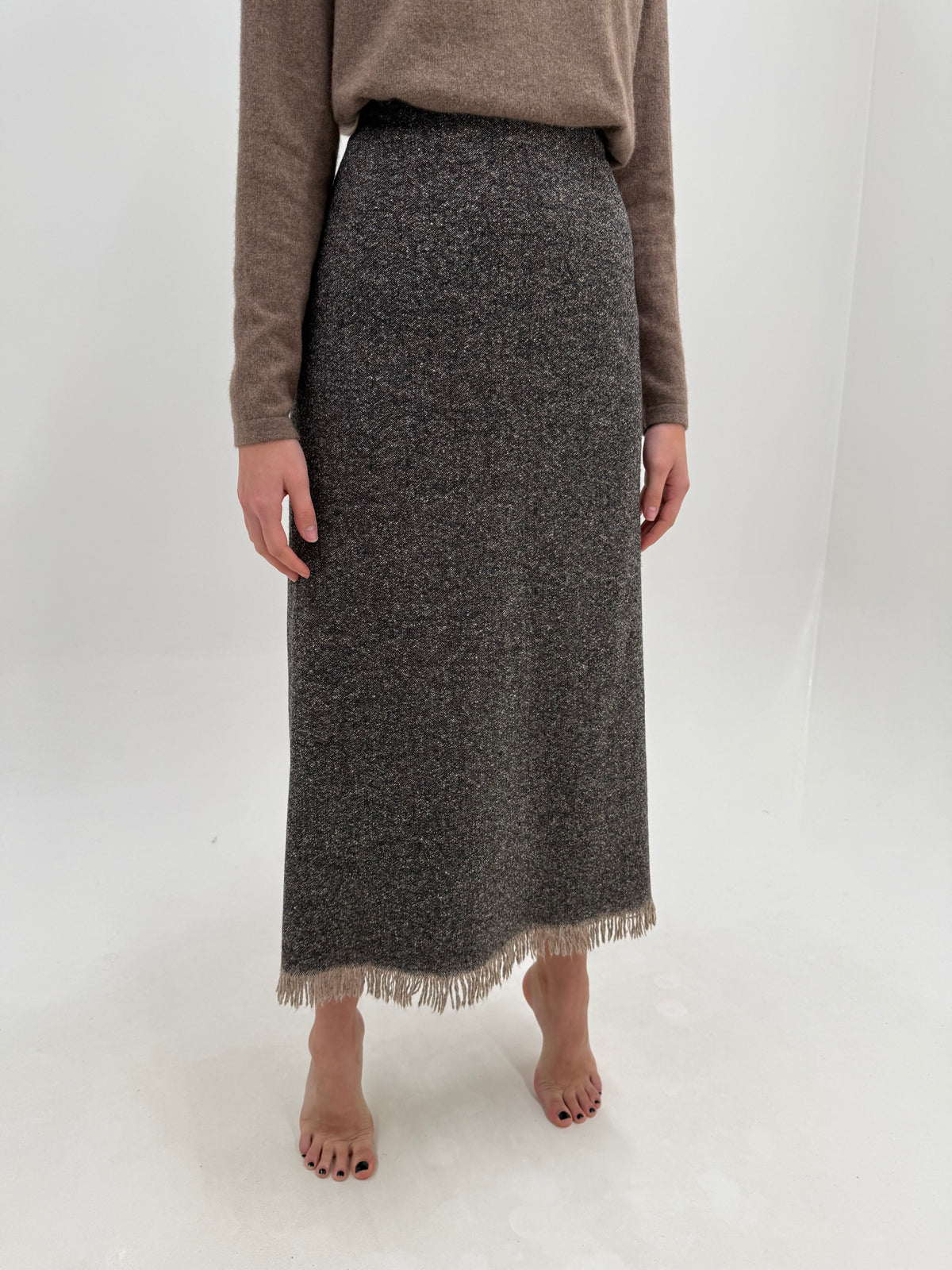 Fustă maxi din tweed Donegal camel cu negru de lana extrafina cu franjuri la tiv