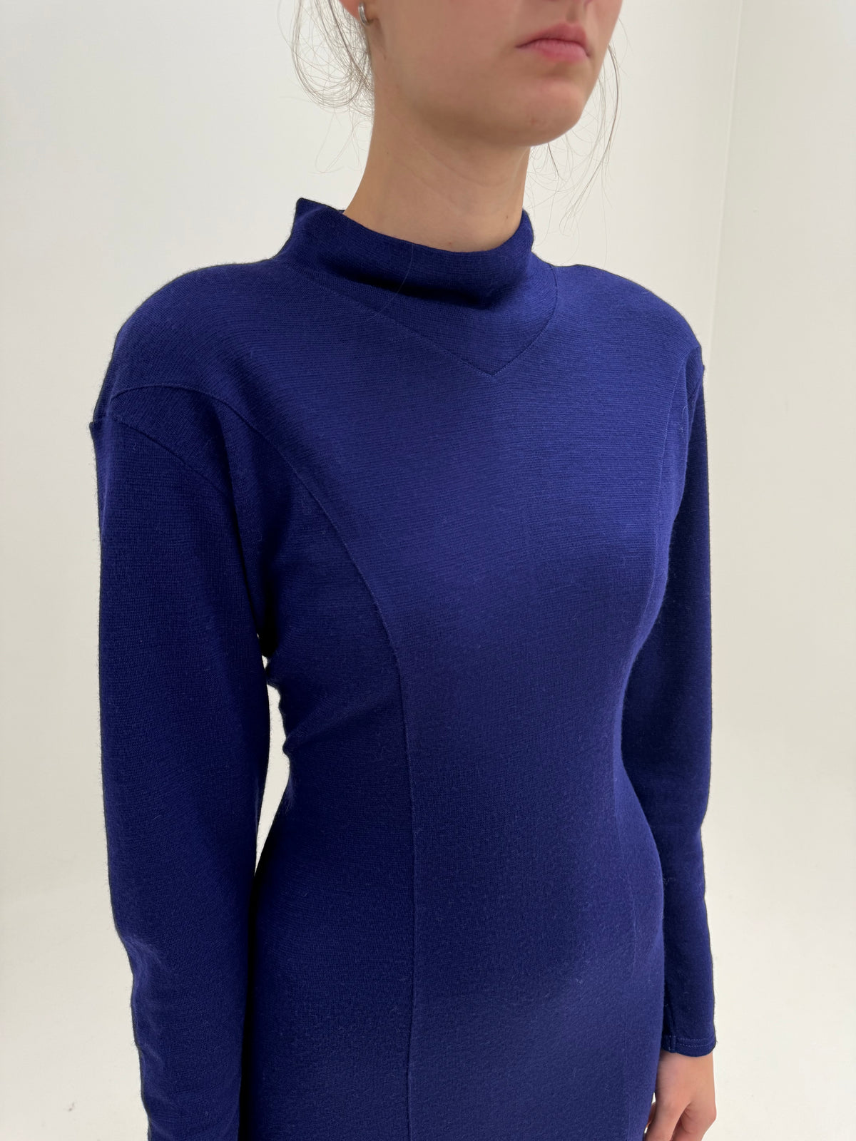 Rochie vintage tip Maleta din tricot dens de lana extrafina indigo blue bodycon