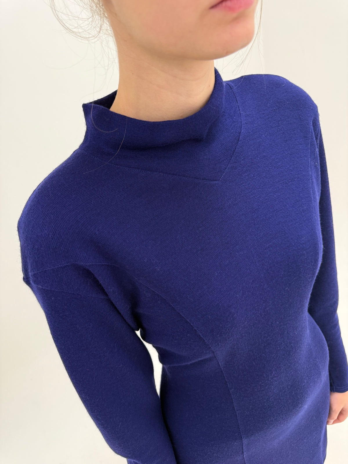 Rochie vintage tip Maleta din tricot dens de lana extrafina indigo blue bodycon