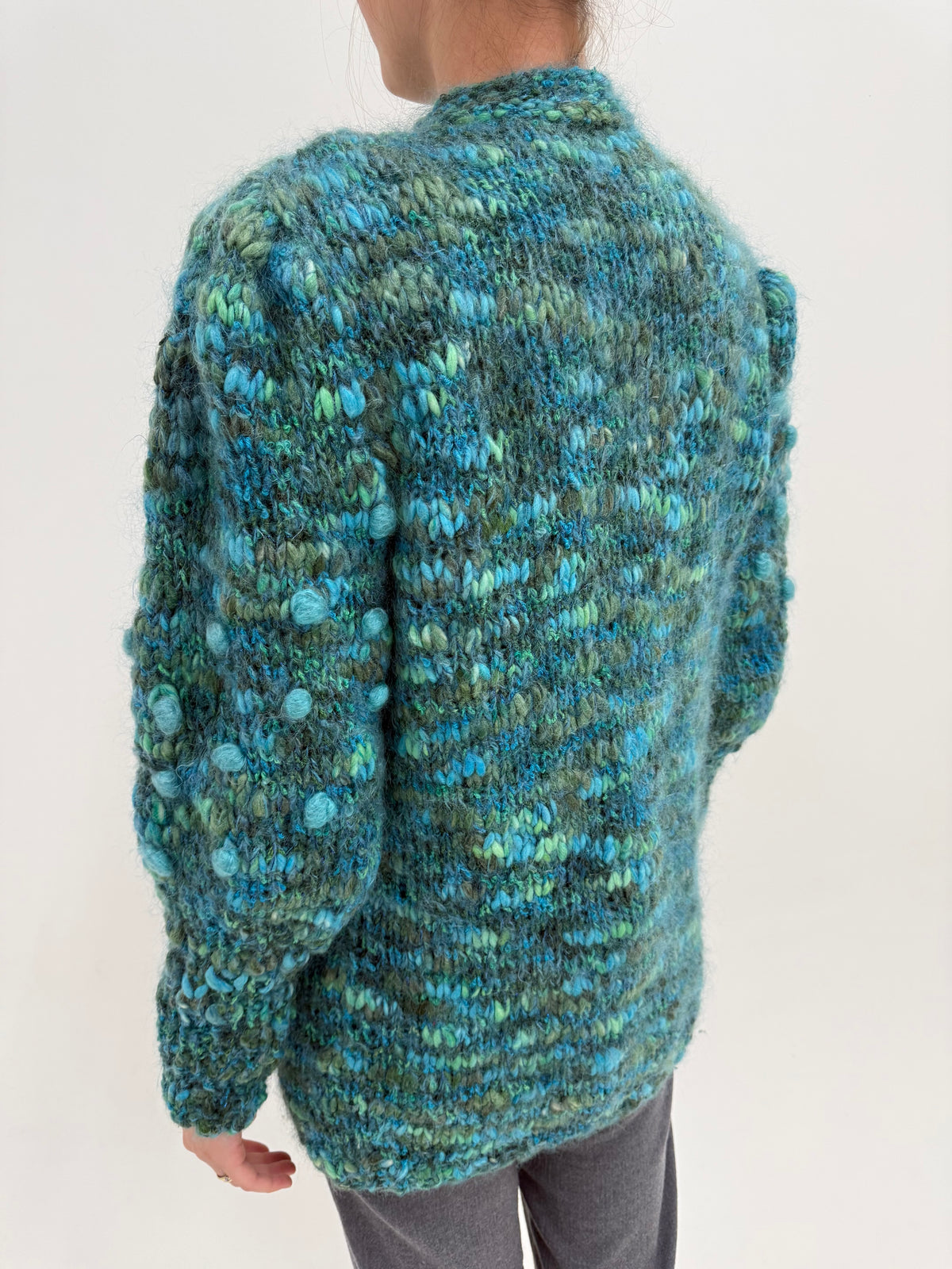 Jacheta super groasă din mohair lucrată  3D  și lana cu manșete ultra înalte în nuanțe superbe