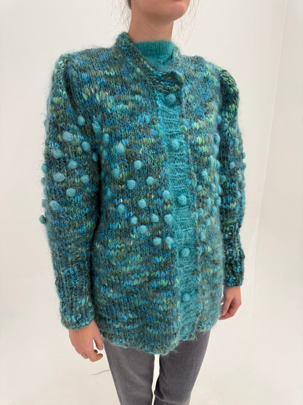 Jacheta super groasă din mohair lucrată  3D  și lana cu manșete ultra înalte în nuanțe superbe