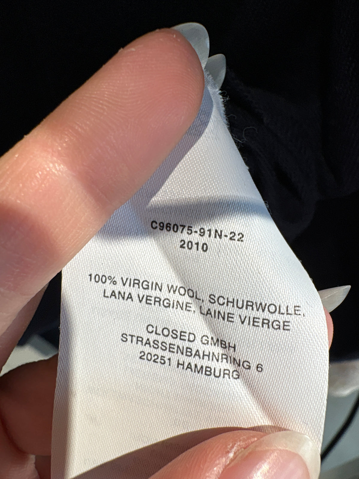 Pulover de brand luxury Closed din lana merino extrafina în croi lejer și anchior