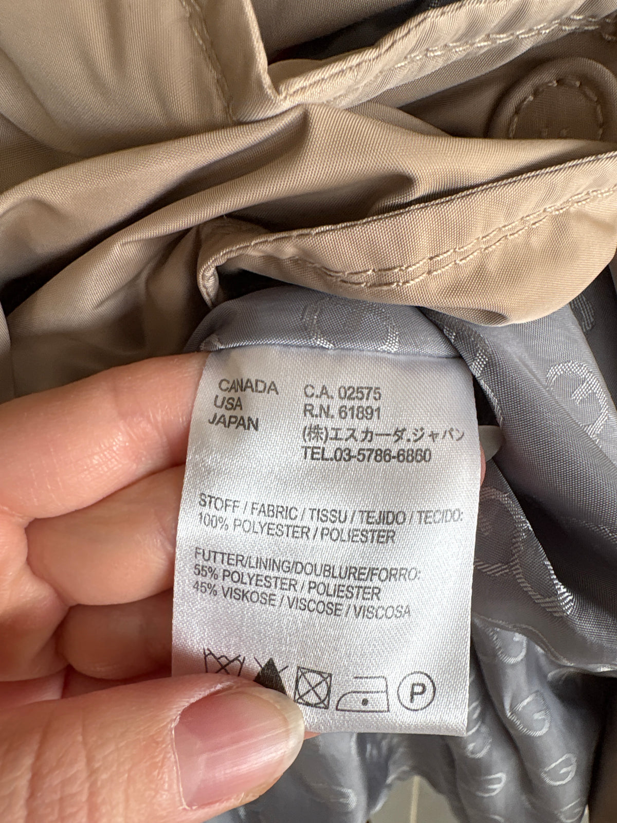 Geaca Escada camel lightly padded de toamnă cu efect de peplum și talie marcată