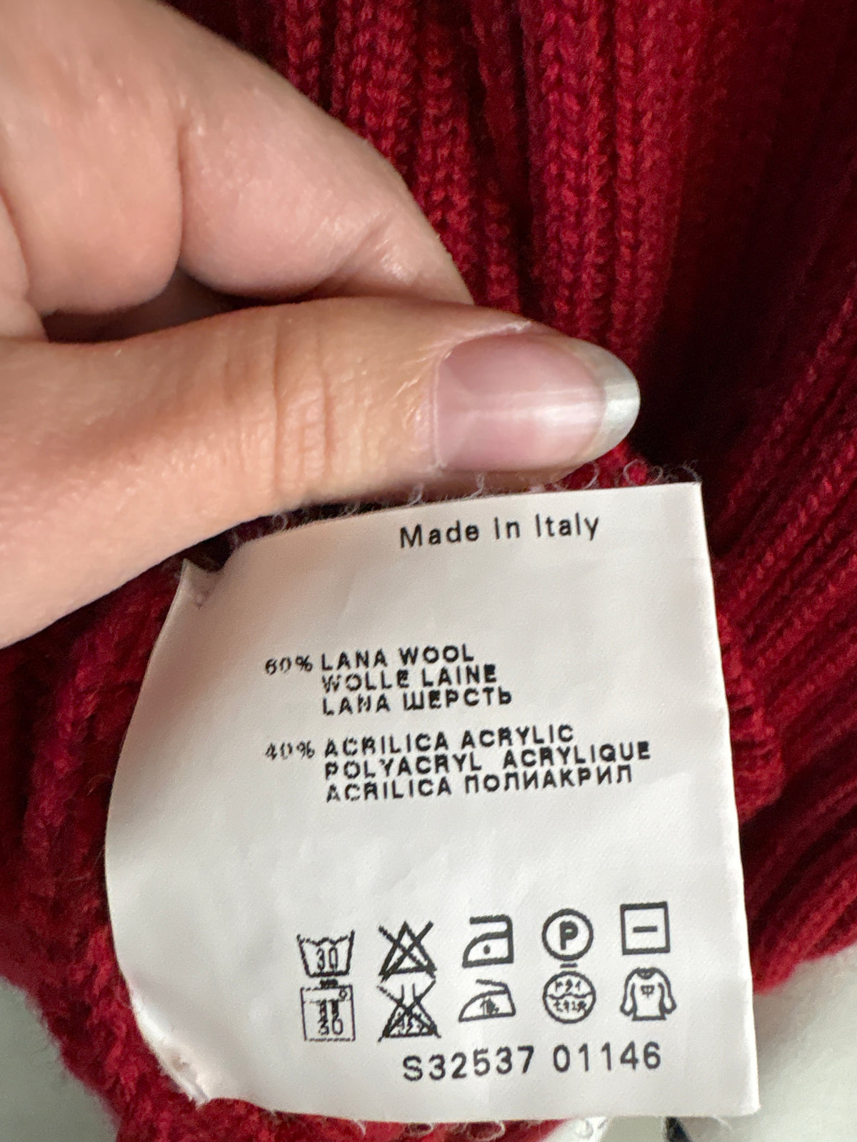 Maleta cherry red din 60% lana plină ribbed tall