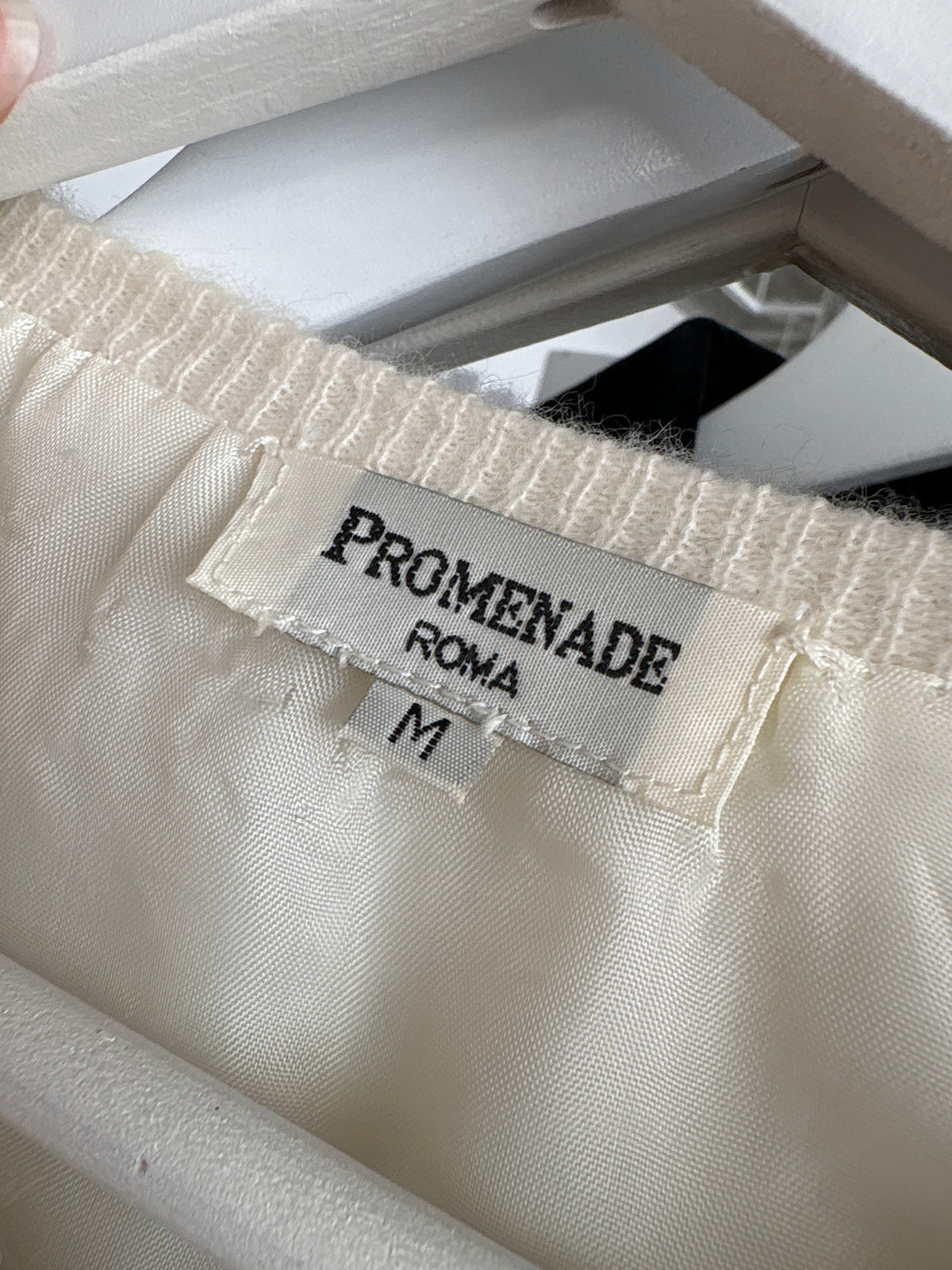 Jacheta / cardigan vintage bijuterie cu aplicații manuale delicate din lana și Angora