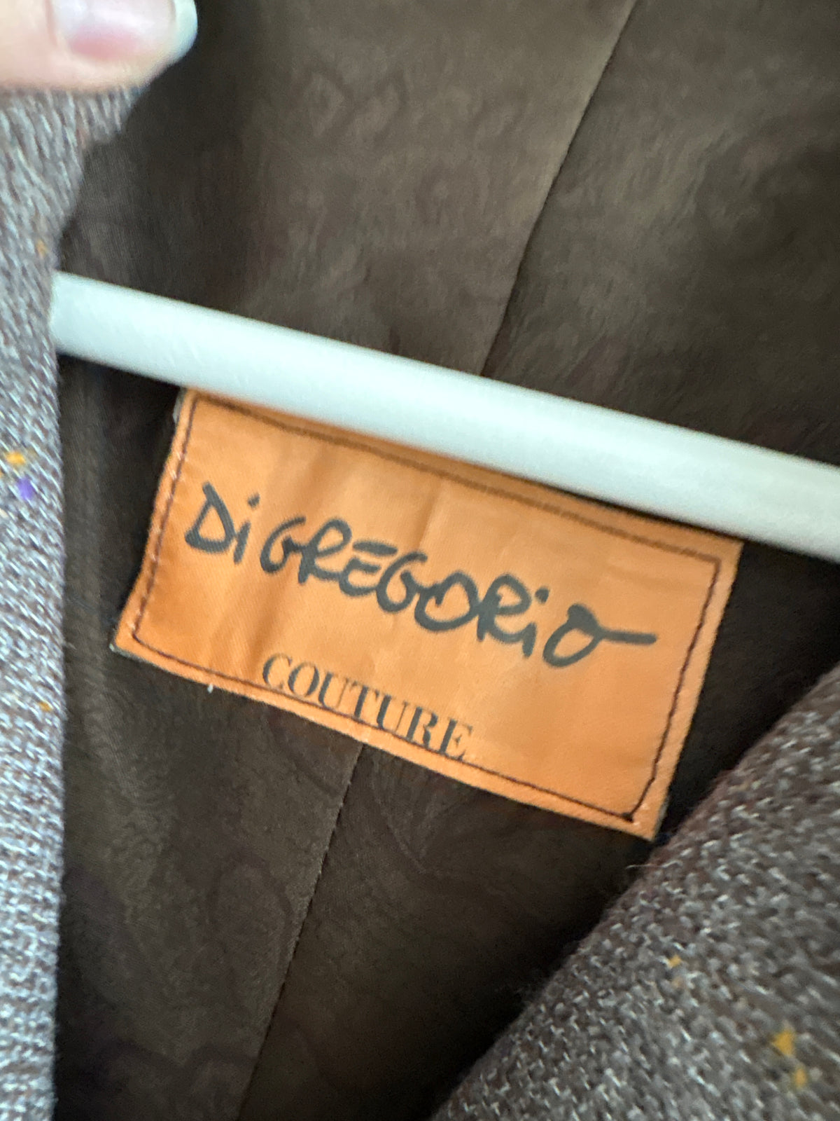 Palton italian couture din tweed Donegal taupe de lana excepțională cu inserții curcubeu
