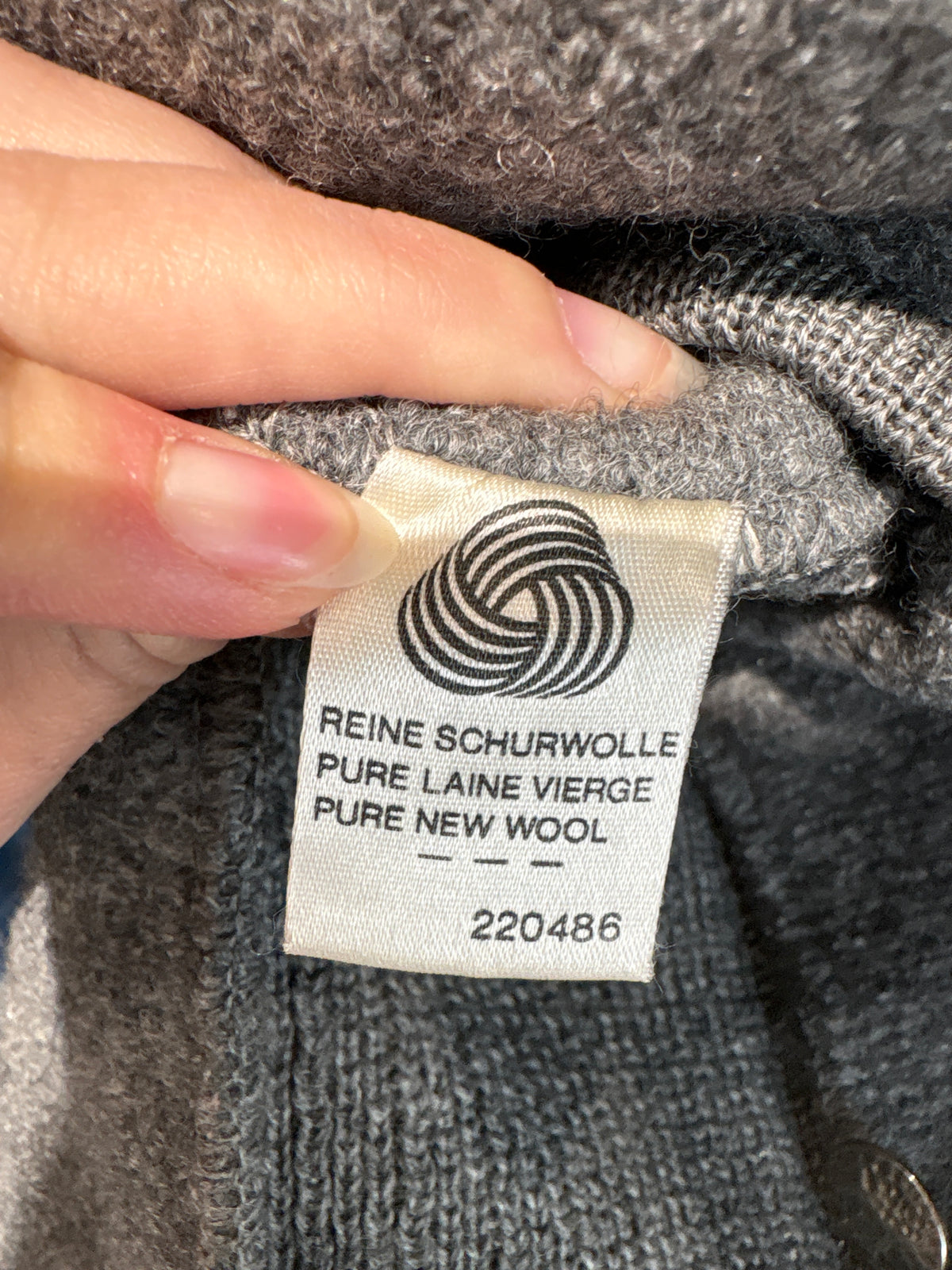 Jacheta petite de brand super premium din boiled wool certificat in croi ușor cambrat