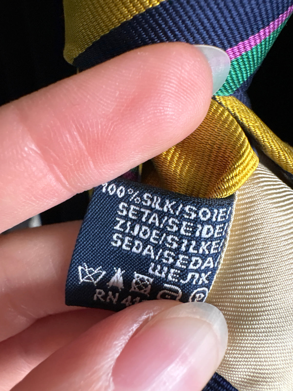 Cravata Ralph Lauren în dungi și culori tari ușor slim din jacquard de mătase naturală