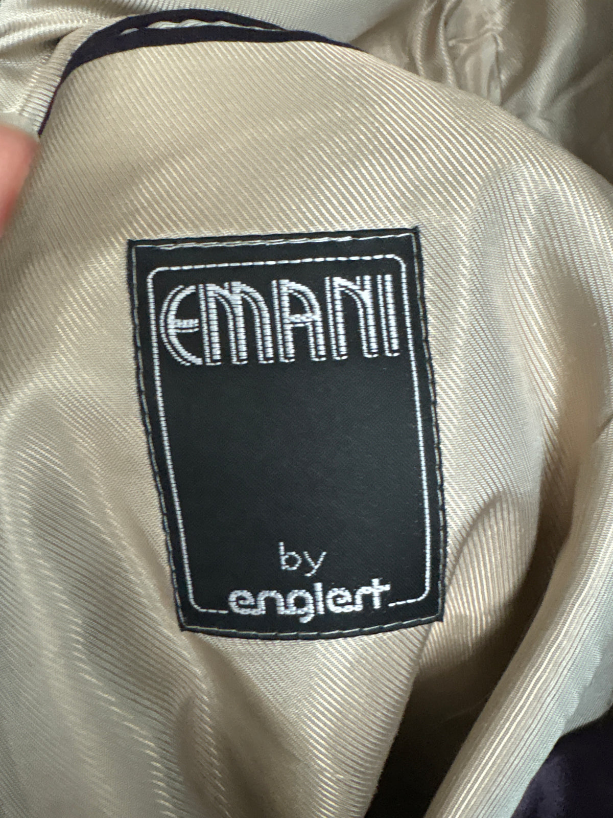 Costum vintage cu revere satinate dark eggplant din lana extrafina și pantaloni cu pense