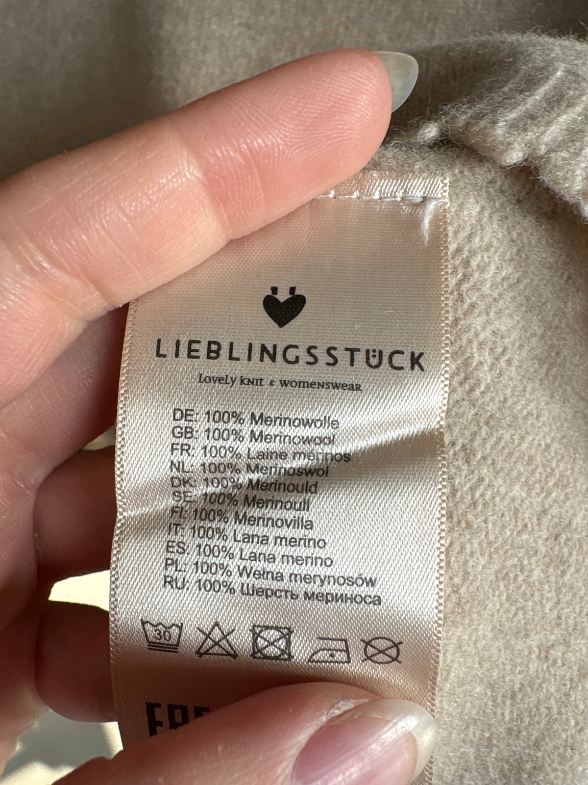 Pulover camel din lana merino multiply cu finisaj deosebit în anchior