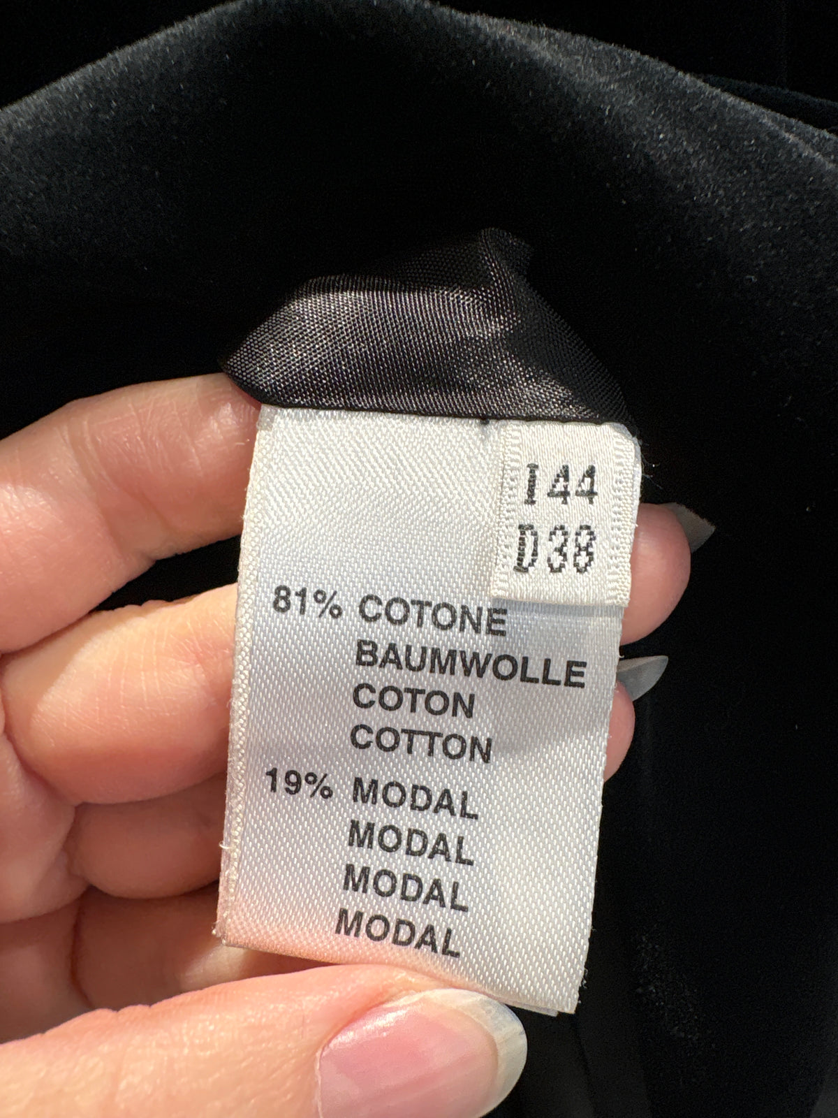 Sacou Blumarine din catifea neagră cambrat cu broderie