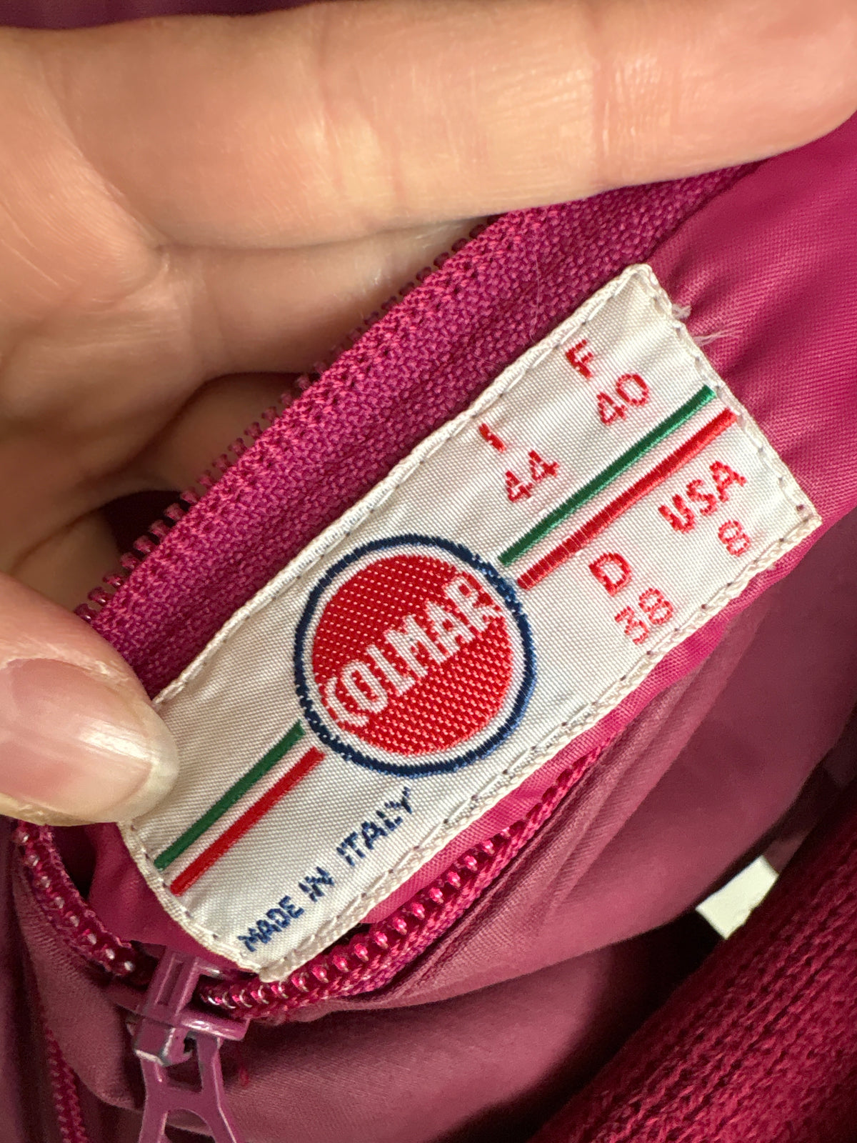 Geaca luxury Colmar vintage tehnica raspberry red în croi bomber retro modern