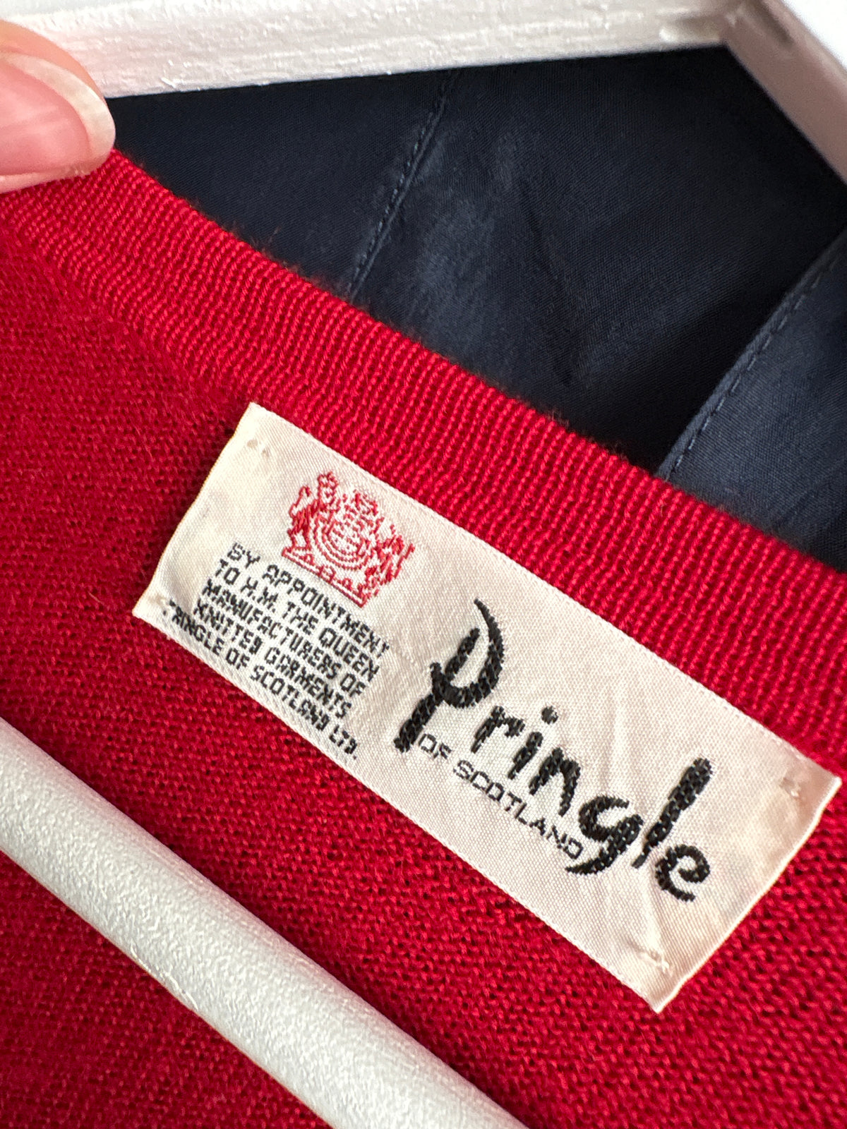 Cardigan petite de brand luxury Pringle of Scotland din lana extrafina în croi boxy