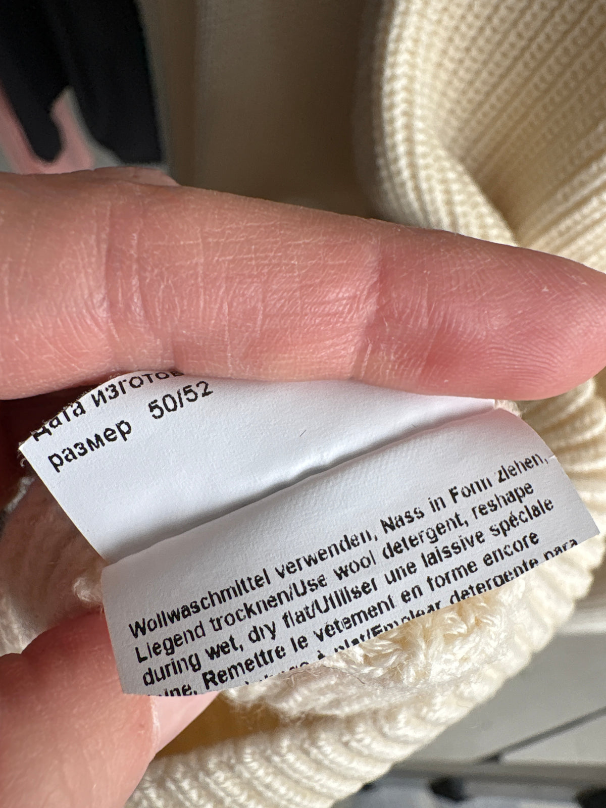 Maleta tall Joop din lana extrafina groasă ribbed butter white în croi lung spre rochie