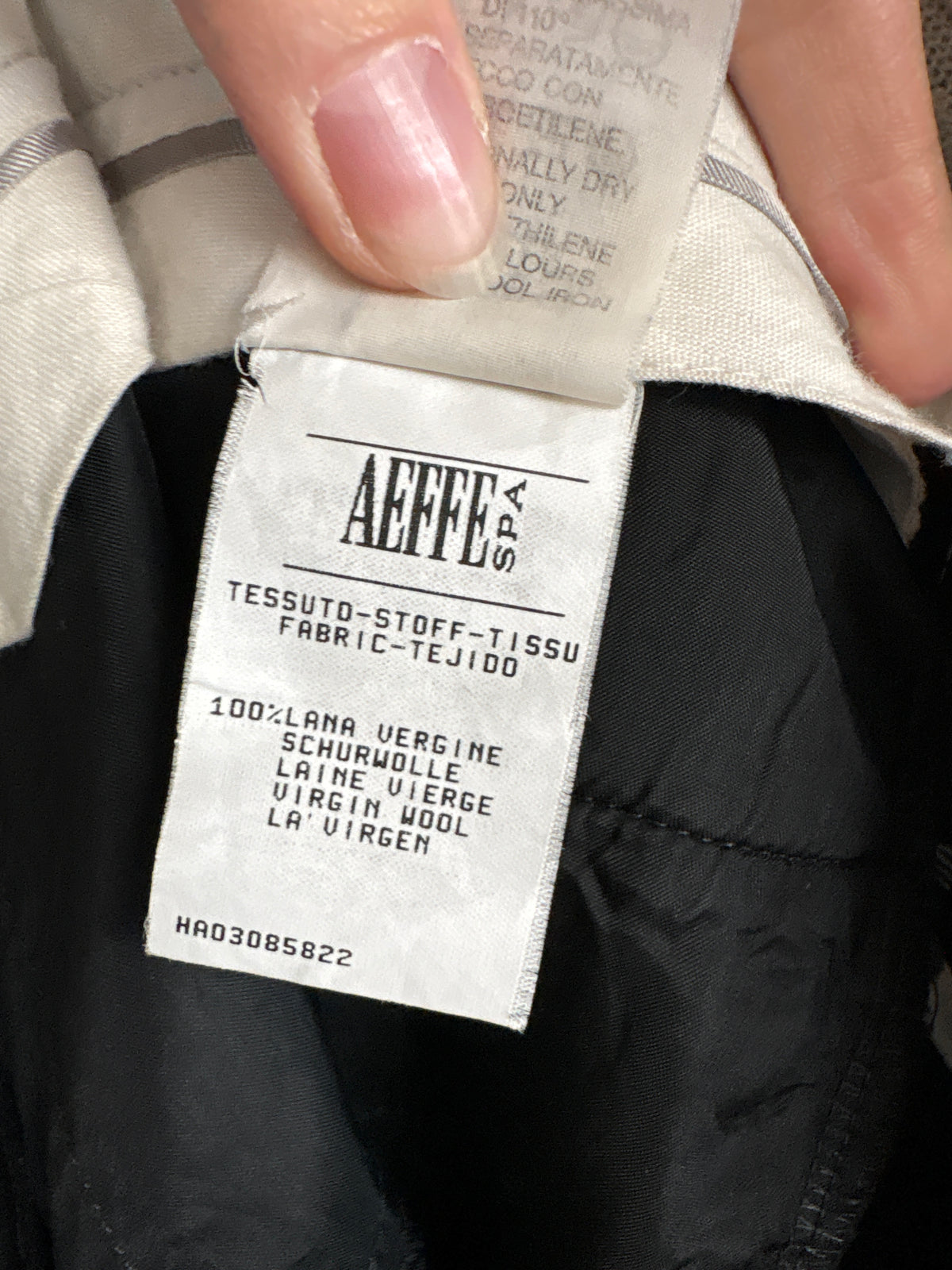 Pantaloni Moschino negri petite  din lana extrafina cu talie înaltă și buzunare
