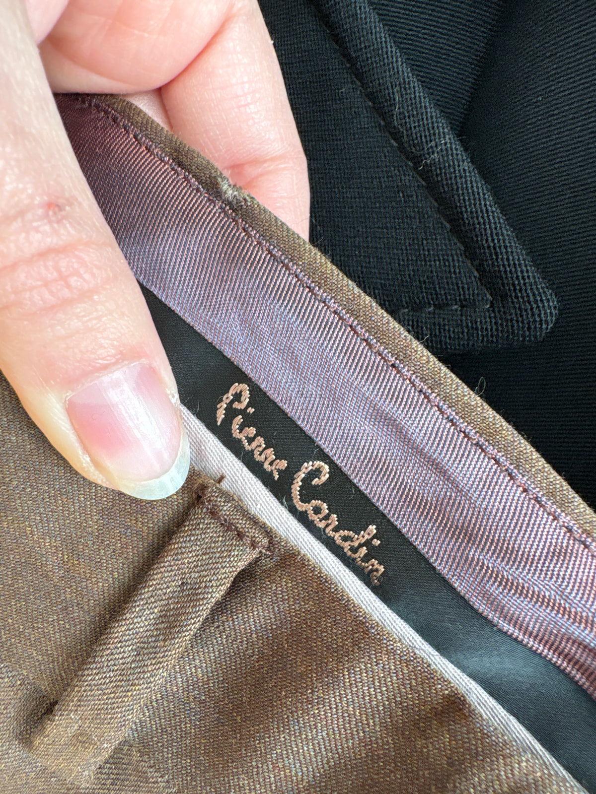 Pantaloni petite luxury Pierre Cardin din lana tasmaniana merino excepțională maro