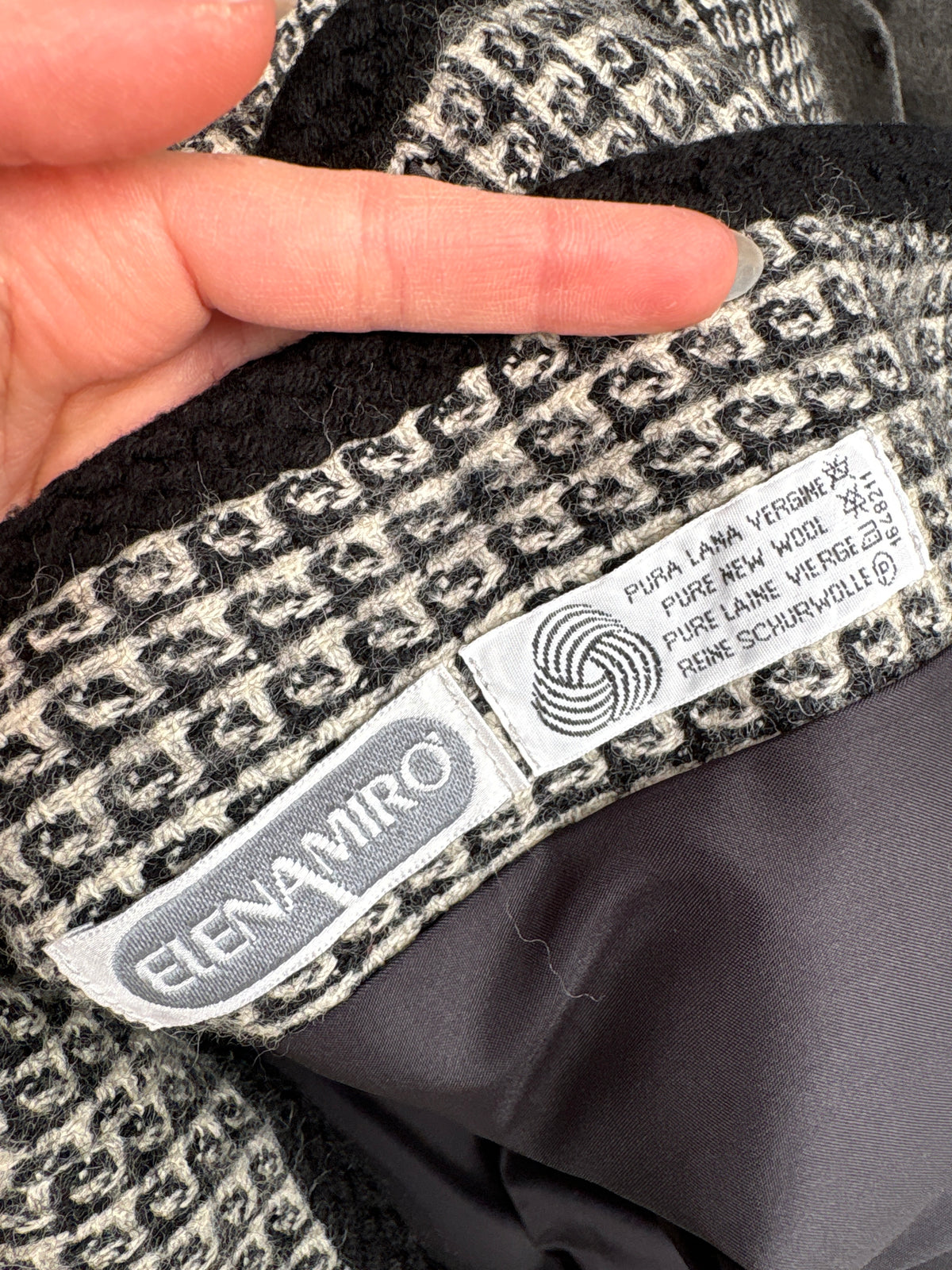 Sacou vintage luxury Elena Miro în stil Chanel din tweed alb negru cu paspoal și nasturi decorativi