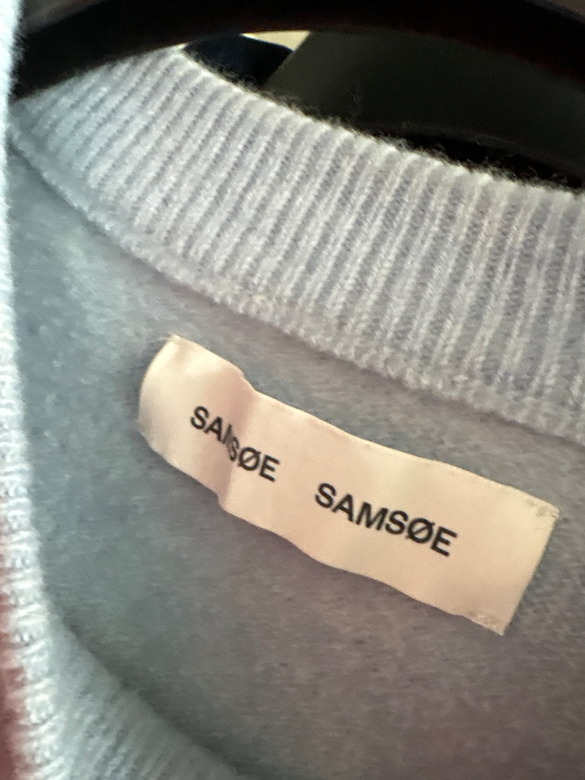 Maleta chimney de brand luxury Samsoe Samsoe baby blue din lana groasă extrafina
