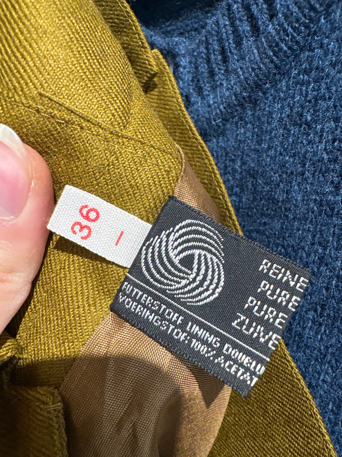 Fustă creion kaki cu talie extrem de înaltă din lana pura virgină certificată