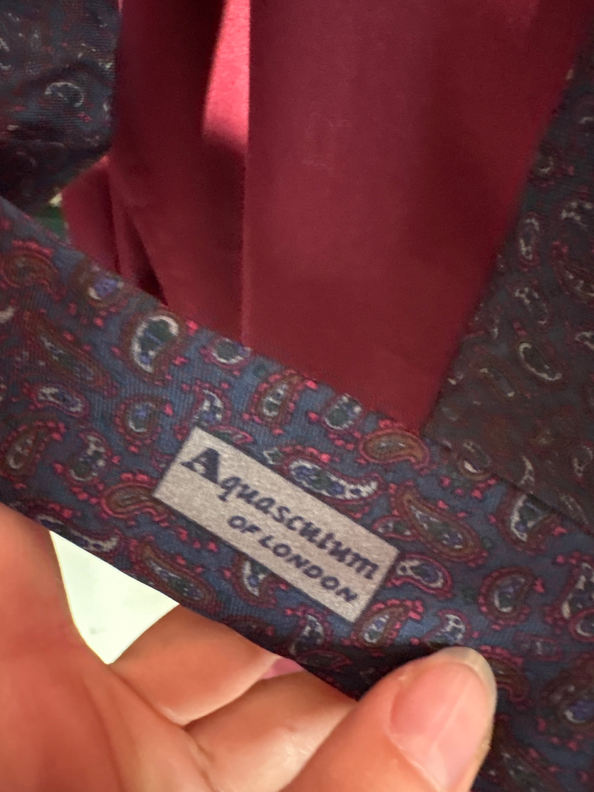 Cravata slim luxury Aquascutum din mătase naturală cu print paisley